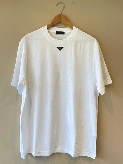 Tshirts Prada para venda