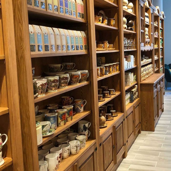 Drewniany regał sklepowy w stylu retro - producent MEBLO-WOSK