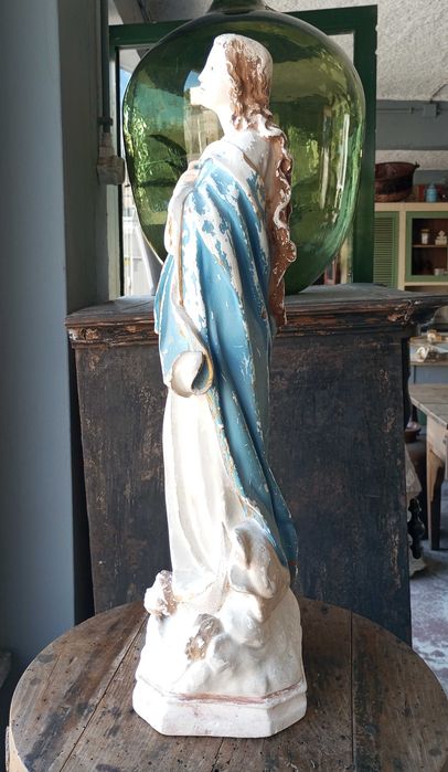 Antiga escultura em gesso Nossa Senhora da Conceição