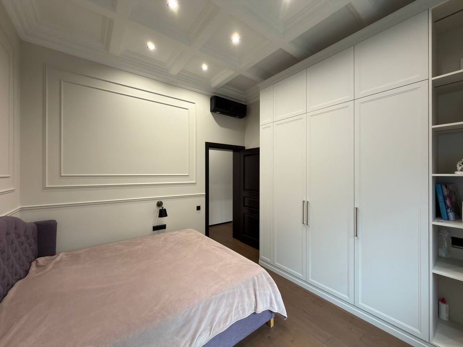 Сучасний дизайнерський будинок 275 м² на 15 сотках у Биківні, Київ