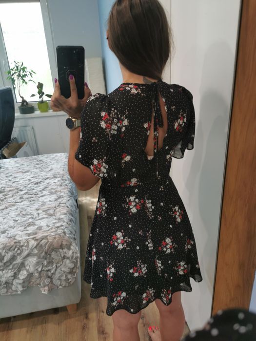 Czarna sukienka Cubus r. 34 z paseczkiem