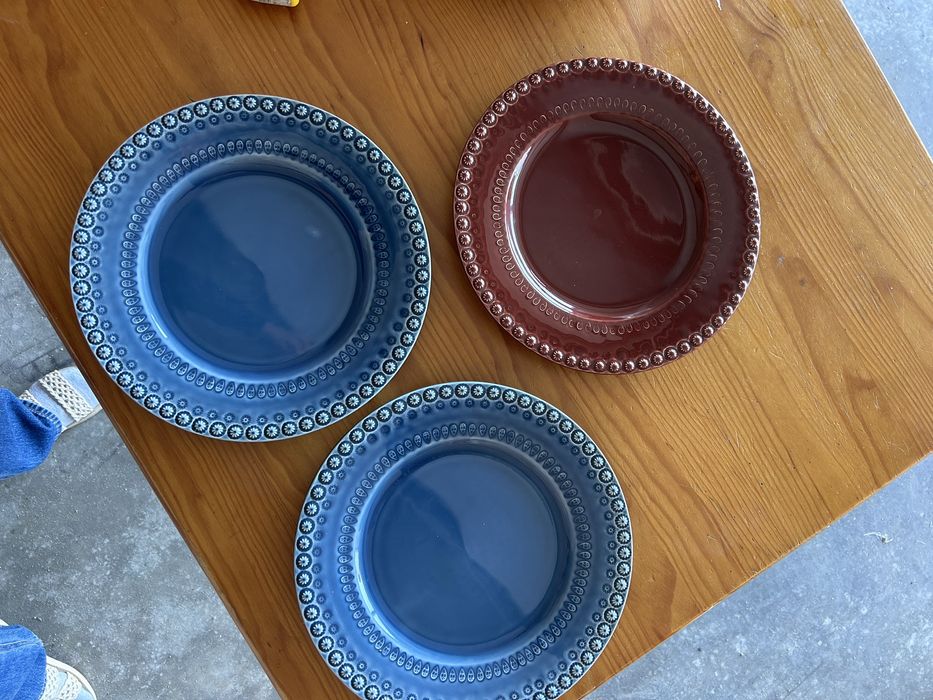 Pratos rasos marca faiancas Bordallo Pinheiro