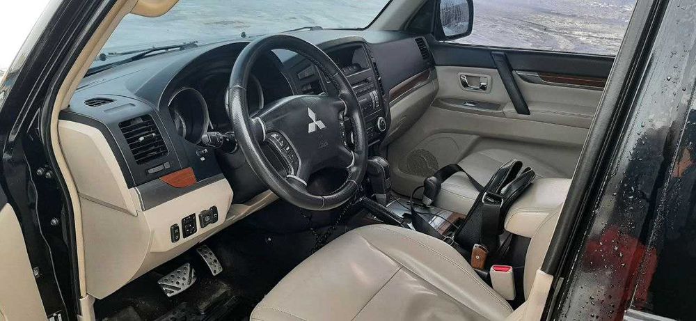 Mitsubishi Pajero Wagon 4