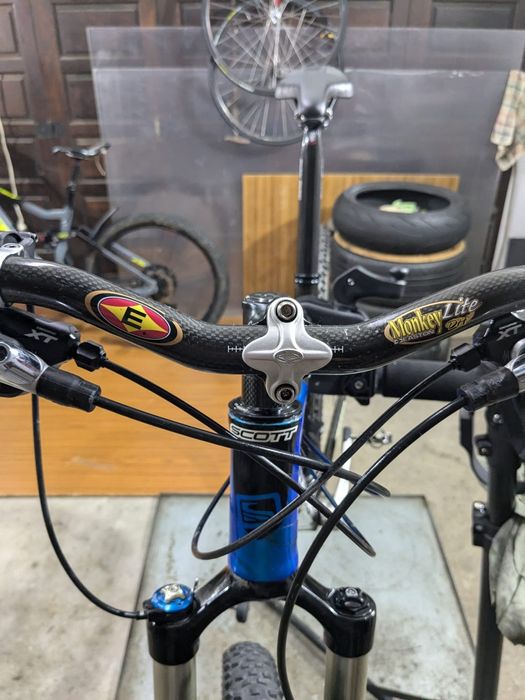 Bicicleta Scott Carbono