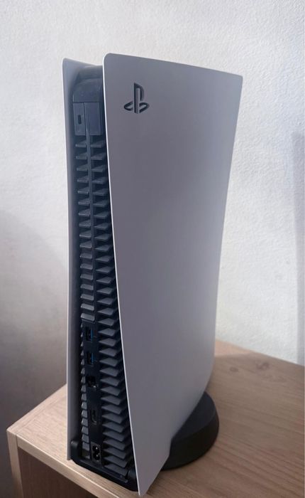 PlayStation 5 (PS5) – Estado Impecável