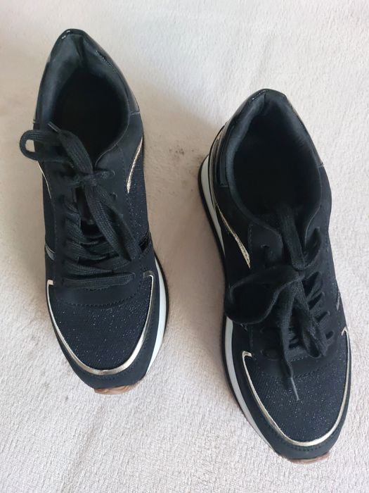 Sprzedam buty sportowe