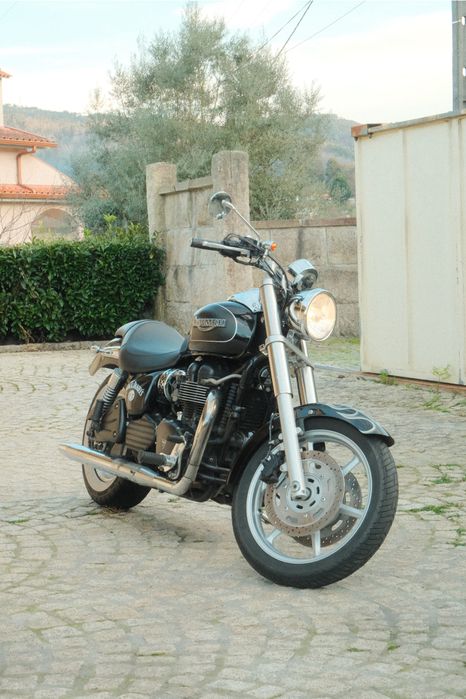 Triumph Speedmaster 900