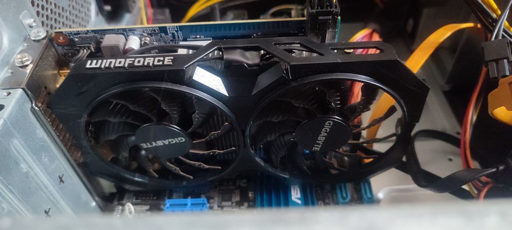 СРОЧНО продам комп'ютер в непоганому стані