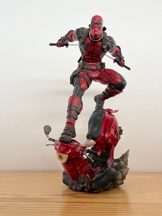 1:4 Deadpool Sideshow