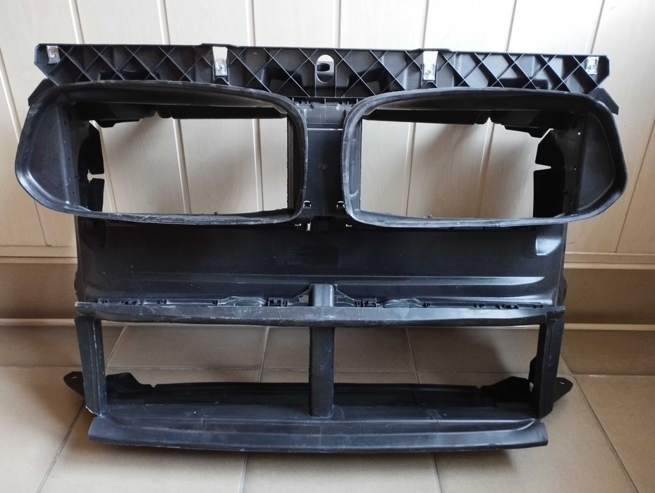 BMW X2 F39 Центральний воздуховод радіатора жалюзі 51748069176