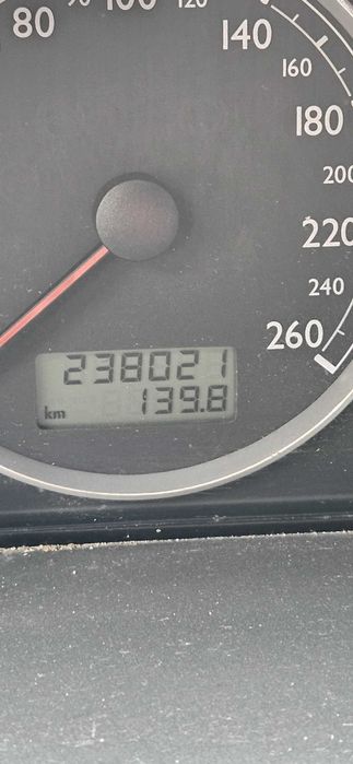 Vw sharan 2.0tdi 140km 7 osob!