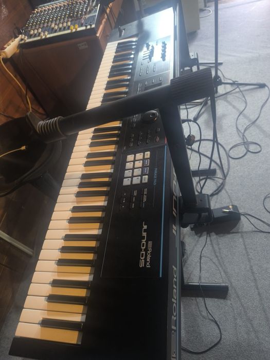 Roland Juno-DS 76 teclas