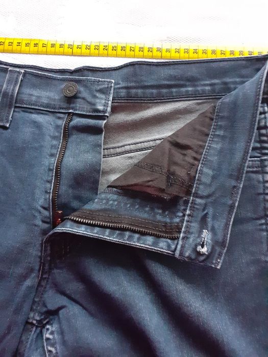 Spodnie jeansowe granatowe Levi's