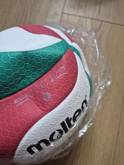 Piłka siatkowa V5M5000 3 sztuki