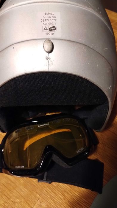 Kask narciarski +gogle dziecięcy Uvex