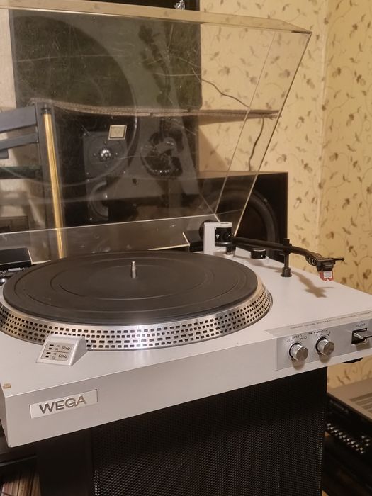 Проигрыватели винила WEGA JPS350P,PSS200P