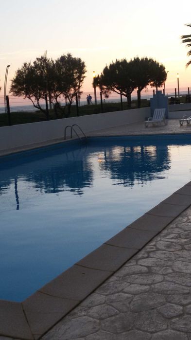 CONDOMÍNIO PRIVADO-PISCINA FRENTE PRAIA