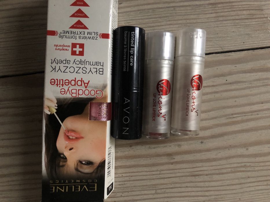 Nowe szminki do ust 3 sztuki + błyszczyk przeciw podjadaniu