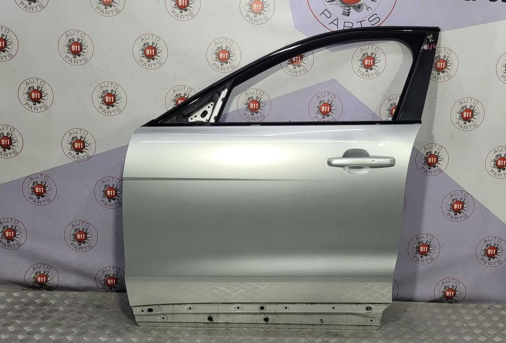 Передні ліві двері на Jaguar F-Pace 2017-2023 оригінал