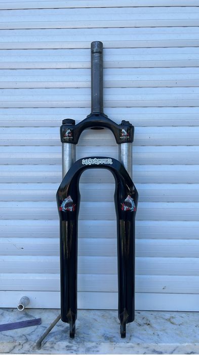 vendo bicicleta montadinha , suspensao RST