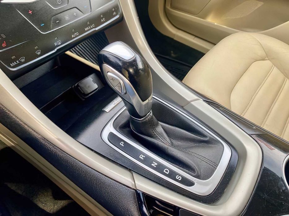 Ford Fusion SE      2014