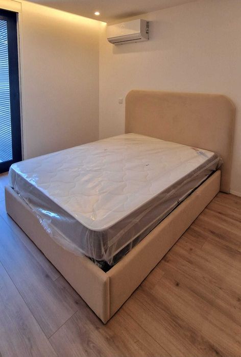 Camas De Casal Estofadas ALTA GAMA - MODELO LISA REDONDA - Top de Gama 190x140m Estrado Incluído!! 289 €
