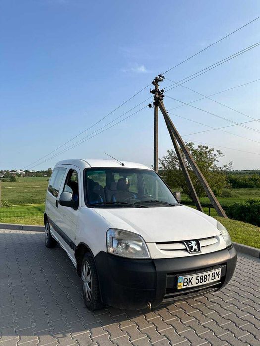 Peugeot Partner 2011 рік 1.6 HDI пасажирський з боковою дверкою