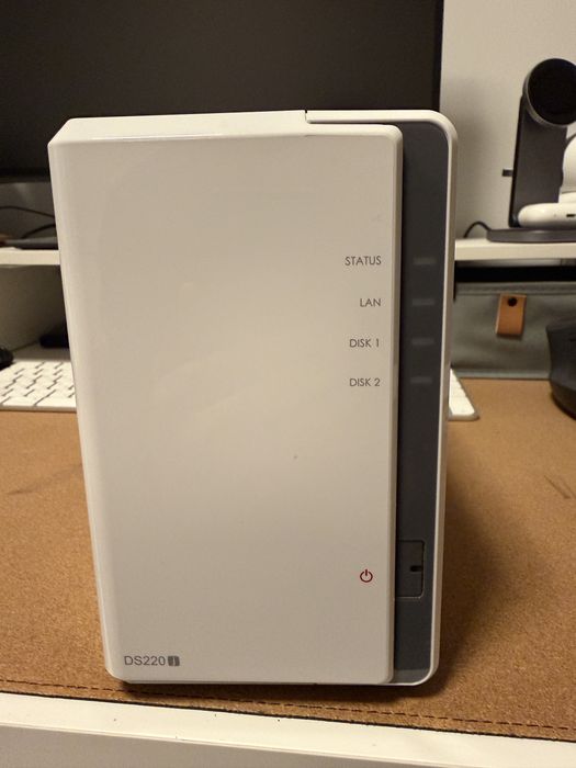 Sprzedam Synology DS220j + 2× HDD WD 4 TB (8TB razem)