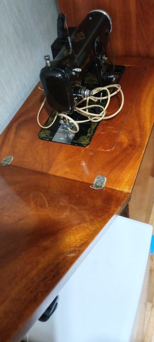 Sprzedam starą maszynę do szycia.