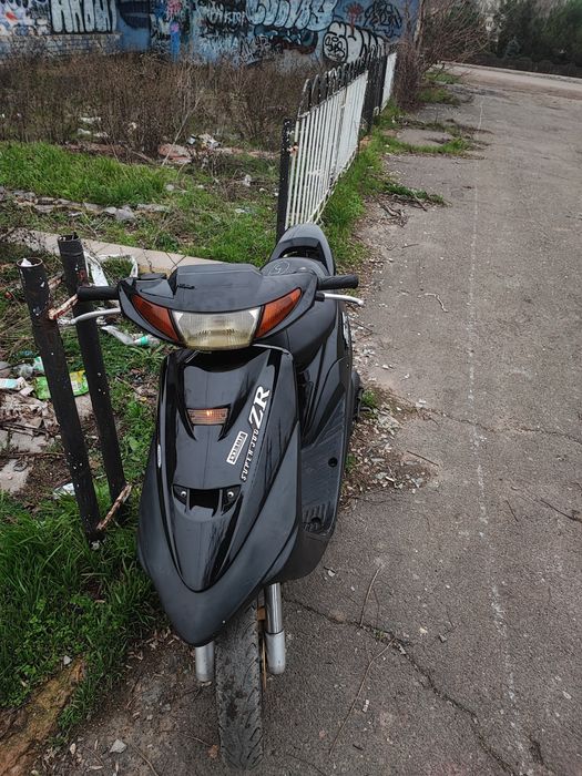 Продам мопед ямаха зр