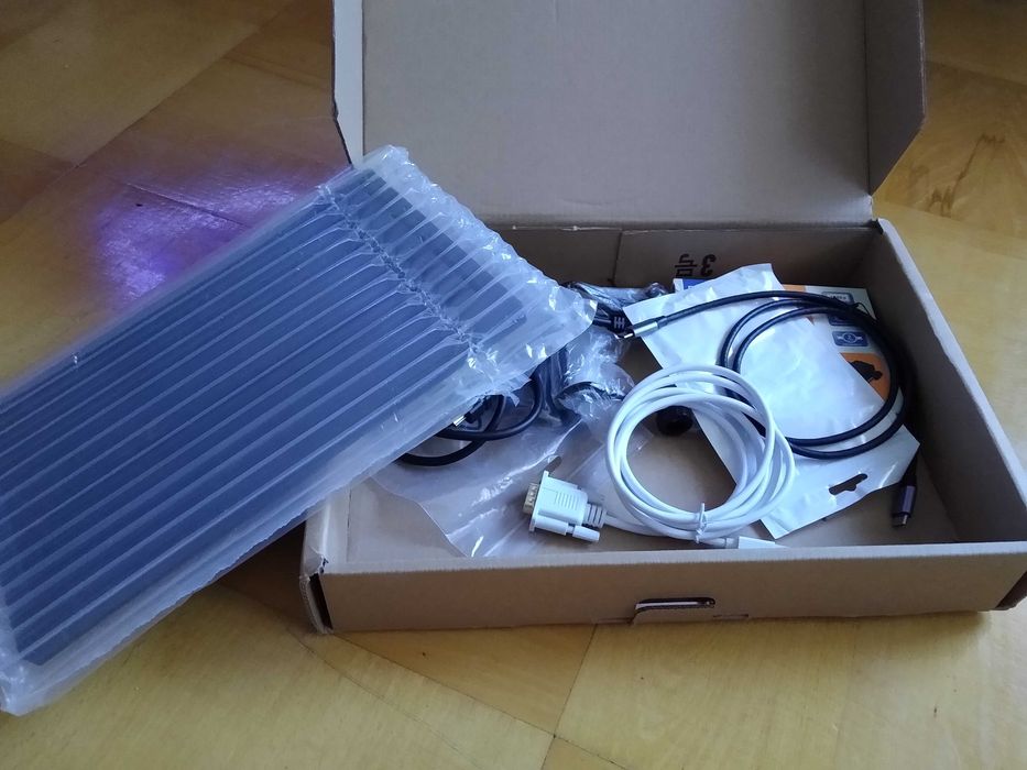 monitor 11,6 cala 1366x768