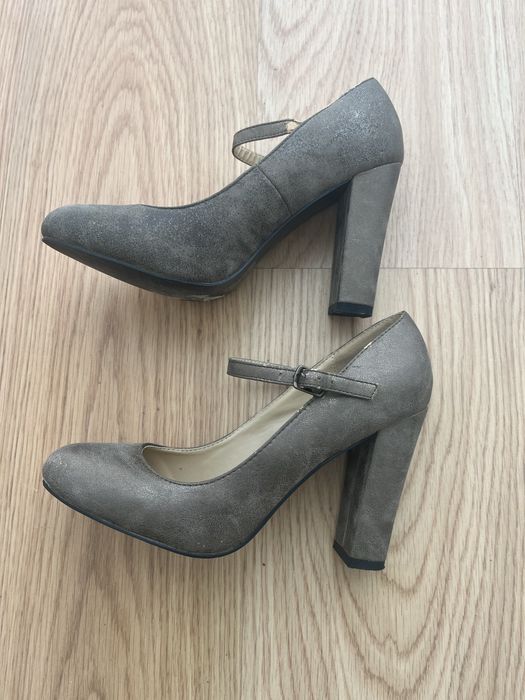 Sapatos Parfois, tom dourado, N.40