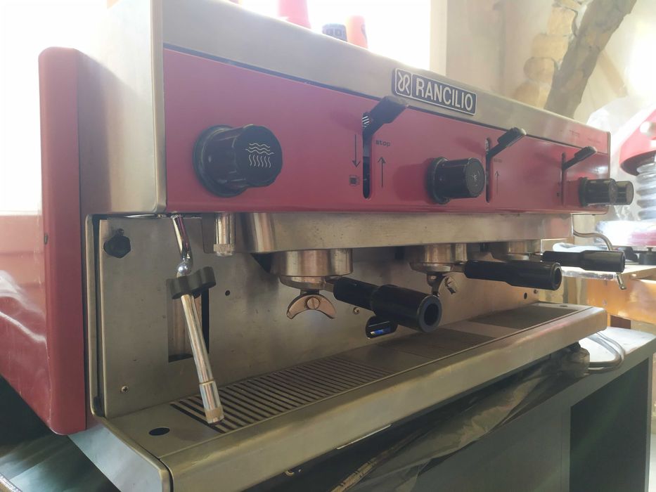 Трьох постова кавова машина "Rancilio" (договірна)