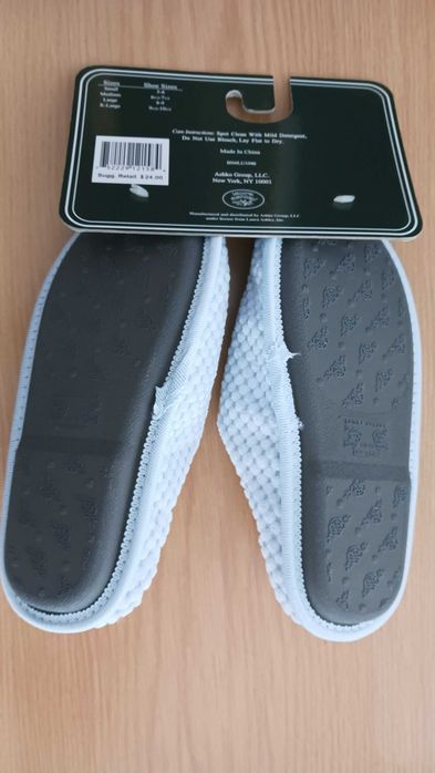 Chinelos de quarto Laura Ashley - novos