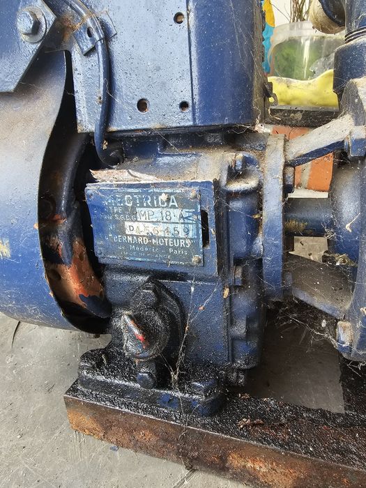 Motor de rega para restaurar