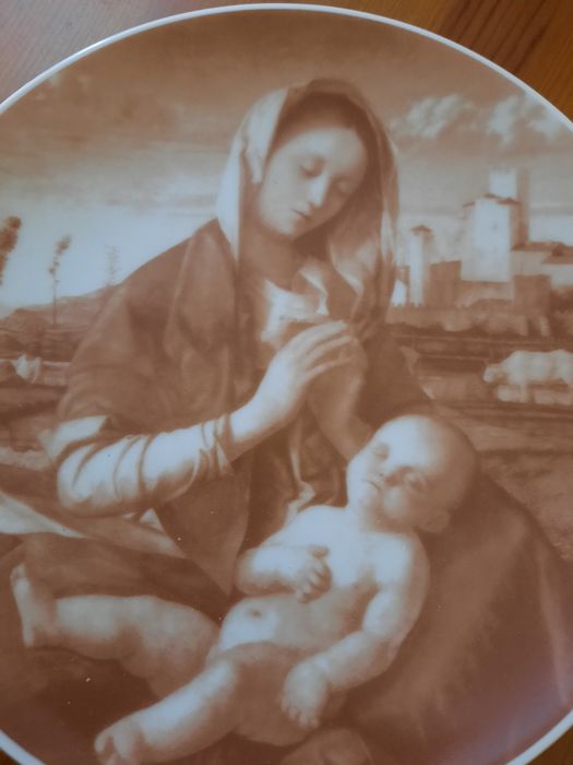 Prato evocativo de Nossa Senhora Vista Alegre