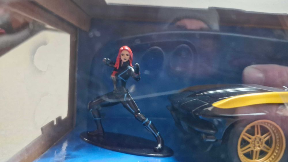 Автомодель Marvel Black Widow Chevrolet Corvette с фигуркой 1:24
