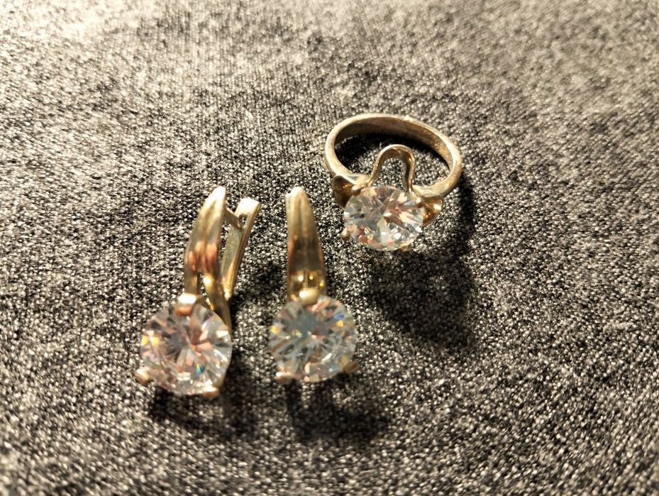 Сережки срібні з каменем