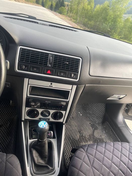 Volkswagen Golf 4