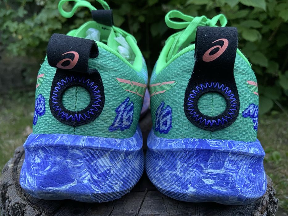 Продам чоловічі бігові кросівки ASICS Noosa Tri 16