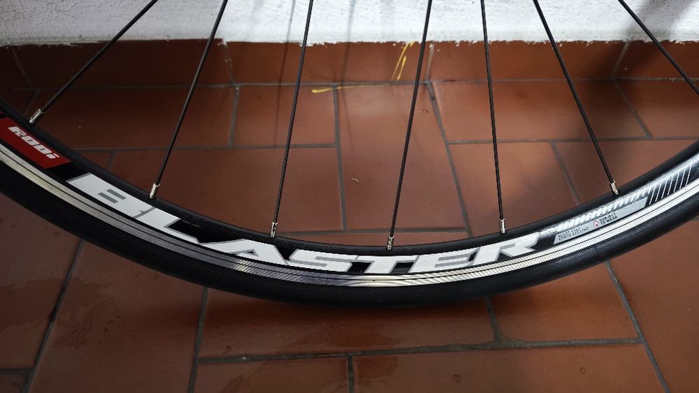 Roda de treino para bicicleta de estrada