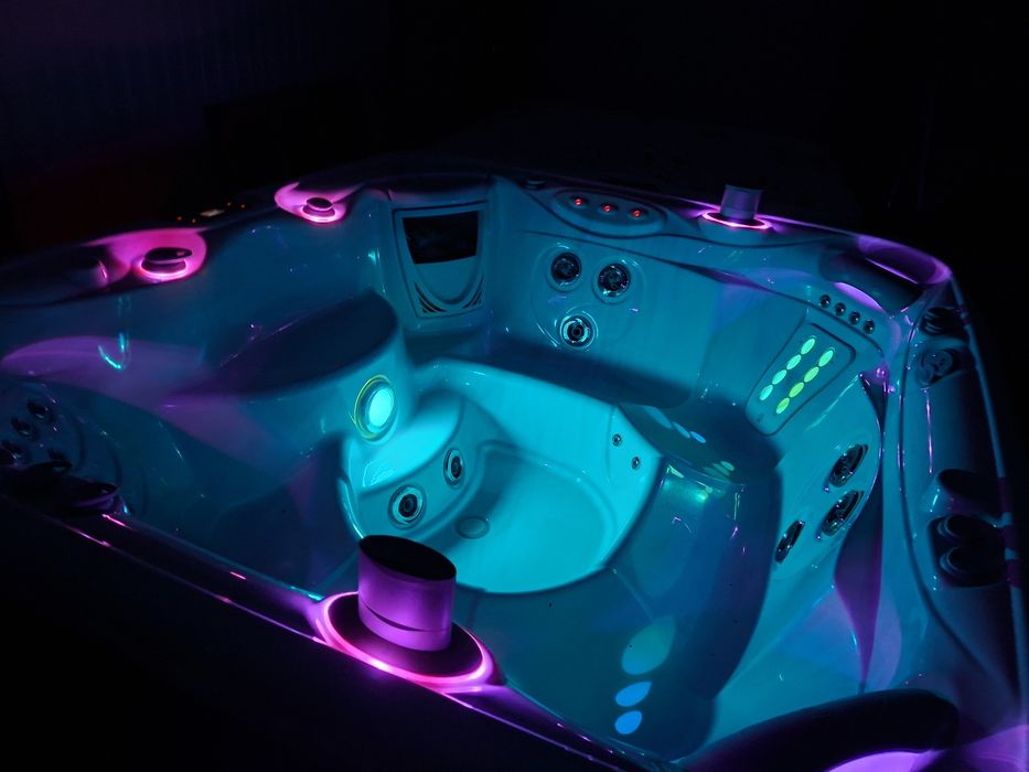 Jacuzzi ogrodowe hotspring