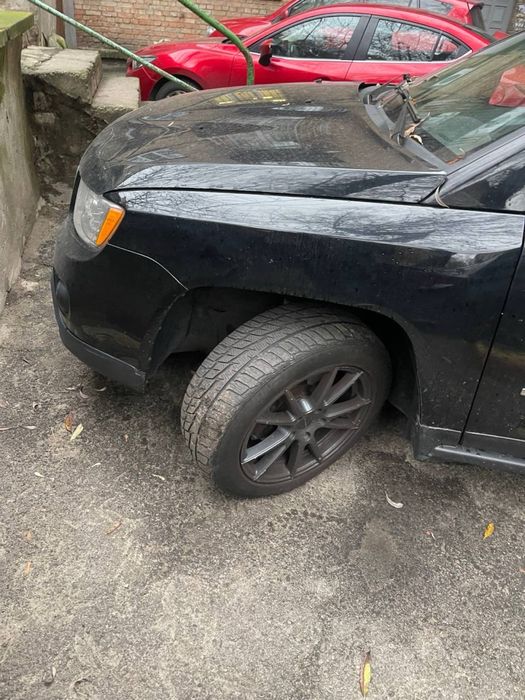 Автомобіль Jeep Compass 2013 року