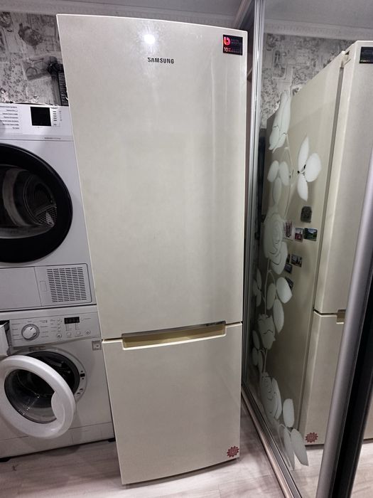 Холодильник Samsung RB31FSRNDEF