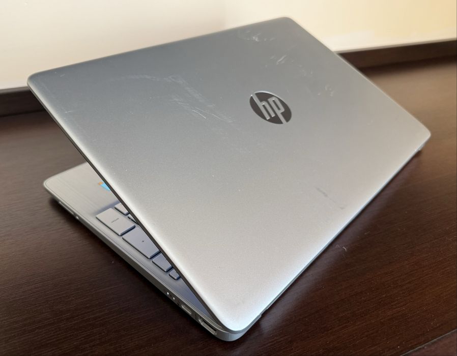 Laptop HP Laptop 15s Pentium 7505  15,6" Full HD Win11