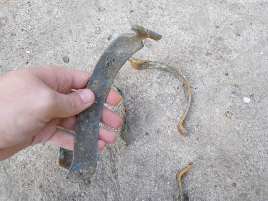 Uchwyt rynnowy haki rynnowe metalowe uchwyty grubość 0,5cm - 2 sztuk