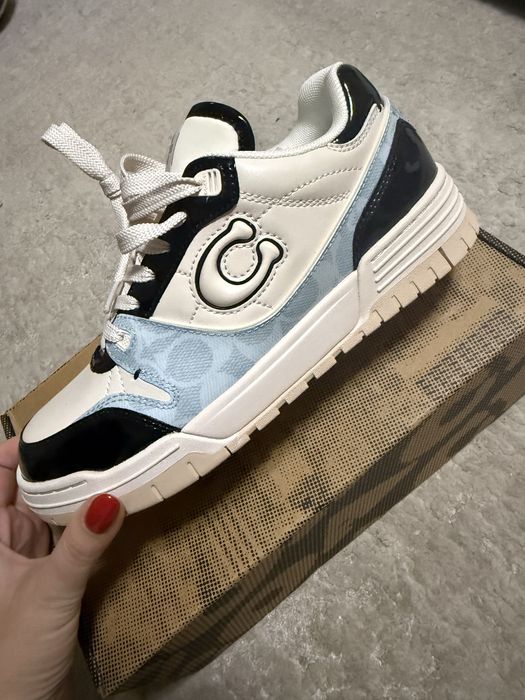 Продам кеди coach