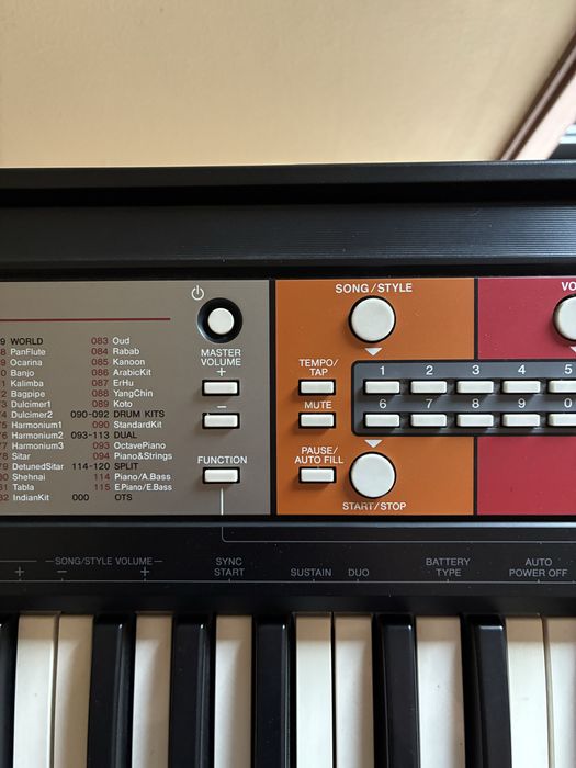 Piano YAMAHA psr f50