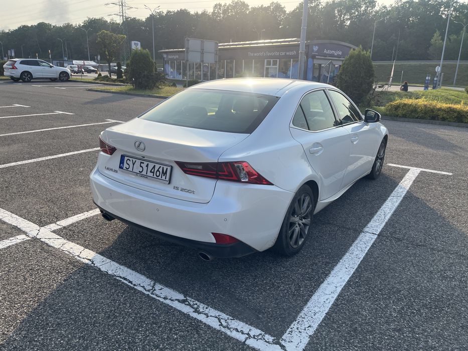 Lexus IS 200t