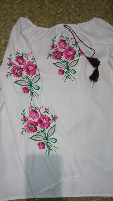 Вишиванка 36 розмір, машинна вишивка